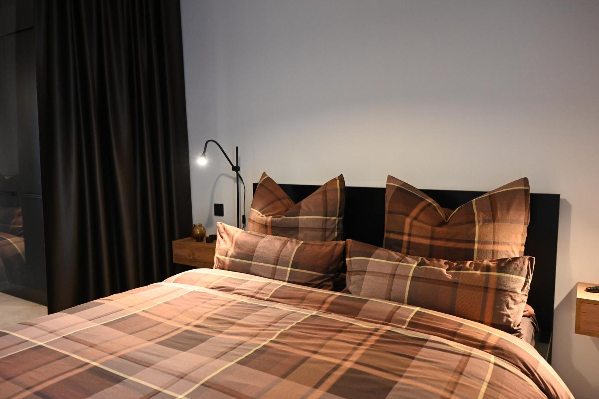 Eiwelhome - Stilvoll, Urban-Ruhig Schlafen, Bahnhofsnah, Balkon Erfurt Esterno foto
